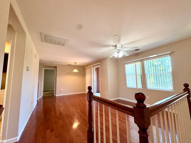 Foto del edificio - Beautiful Well Kept 2 Bedroom, 2 Bathroom in Roseville!