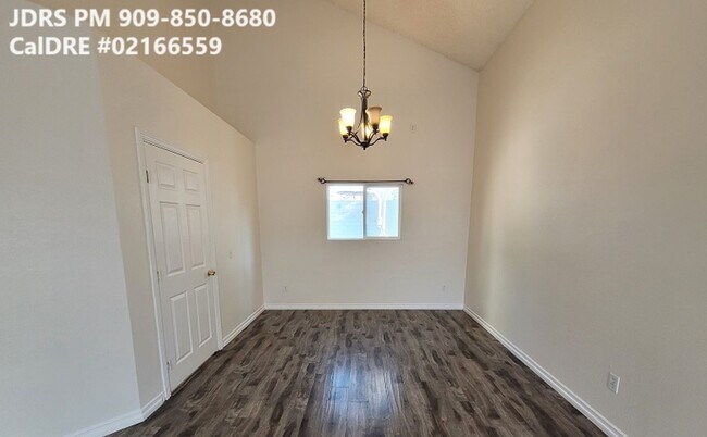 Building Photo - Fontana 3 Bedroom Home