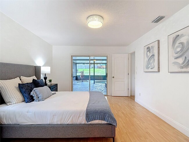 Foto del edificio - 5344 Lowell Ave