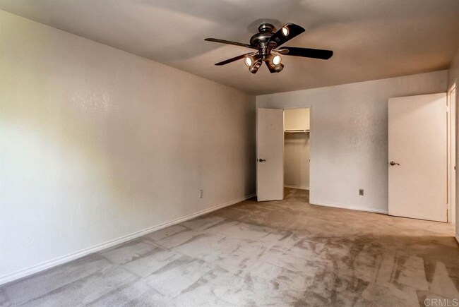 Building Photo - 1013 S Sunshine Ave