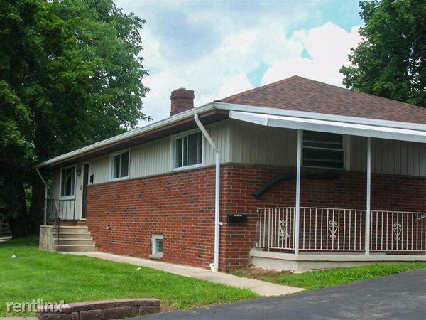 Building Photo - 823 Conestoga Rd