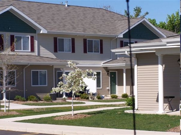 Building Photo - Green Park Townhomes