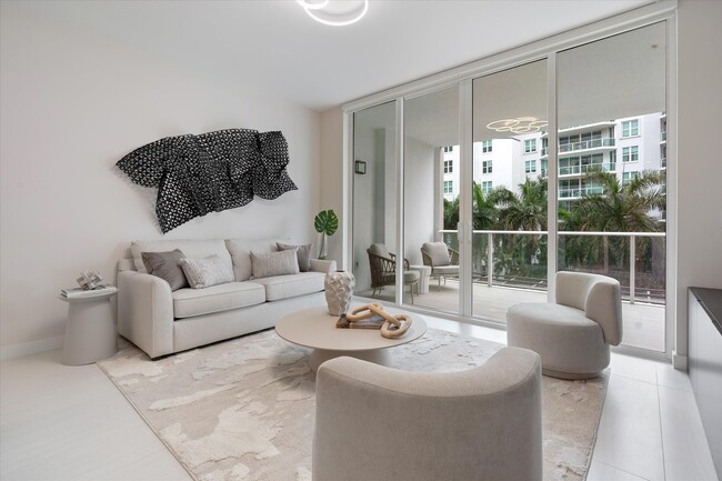 Foto del edificio - 220 SE Mizner Blvd