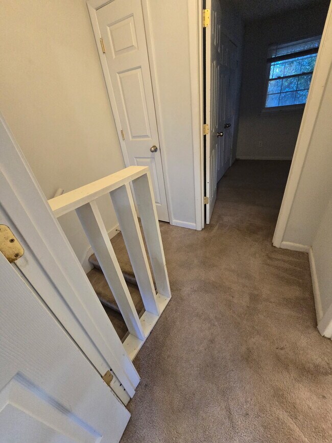 Foto del edificio - 1620 Crest Rd