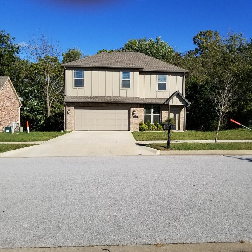 Primary Photo - 3 bedroom 2 bath home in East Fayetteville