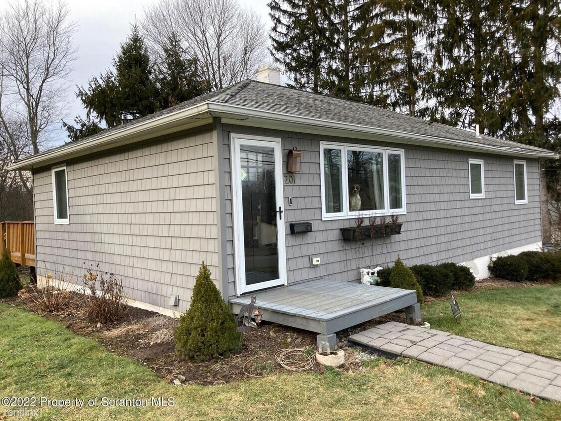 Primary Photo - 3 br, 1 bath House - 201 Florence St