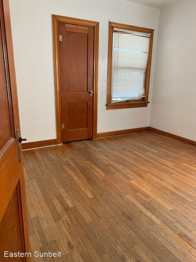 Building Photo - 3 br, 1 bath House - 1101 West University