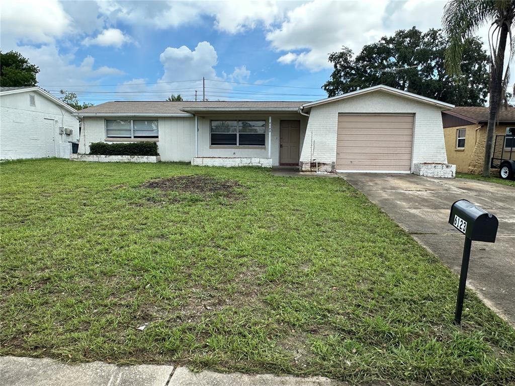 Foto principal - 6123 1st Ave