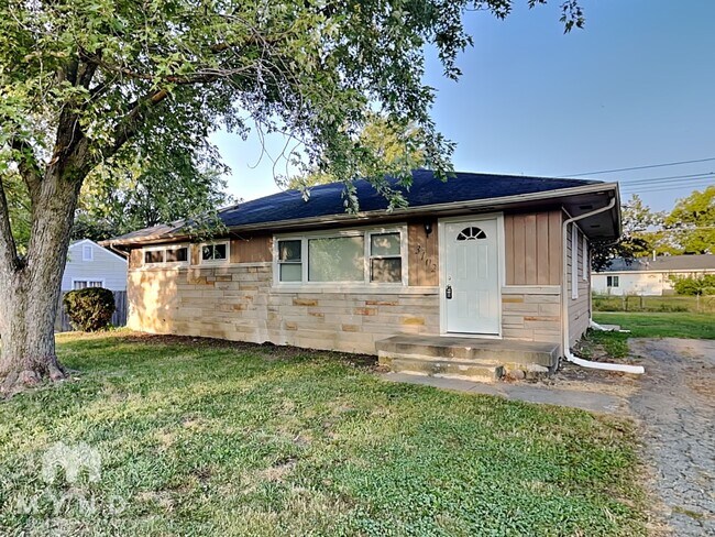 Foto del edificio - 3102 Elmhurst Dr