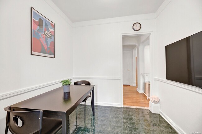 Foto del edificio - 84-49 168th St