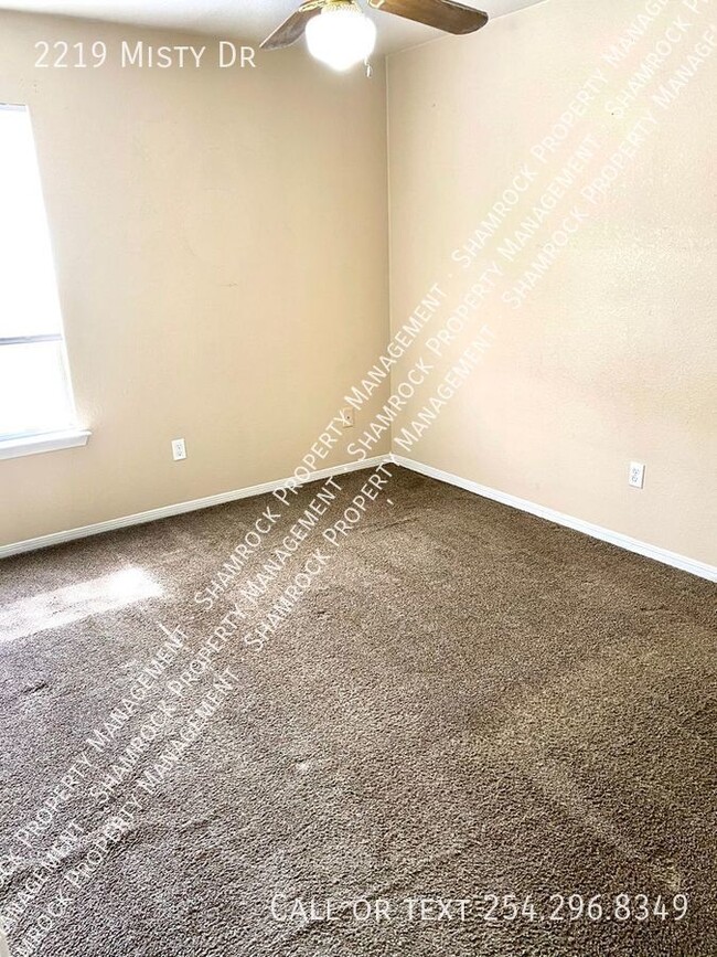Building Photo - 2/1 Fourplex in Midway ISD!