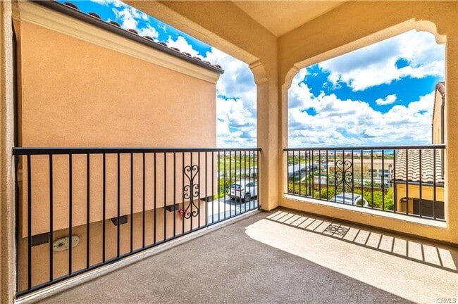 Building Photo - 174 Milky Way, Irvine, CA 92618 - 3 BR 4 B...