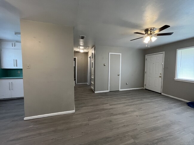 Foto del edificio - 2411 E 30th St