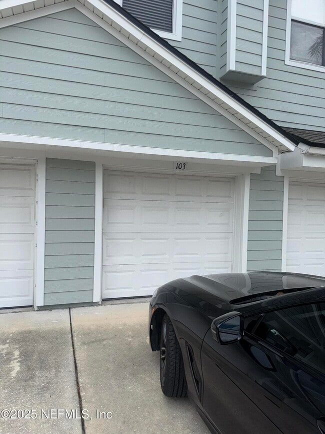 Foto del edificio - 7067 Deer Lodge Cir