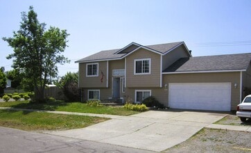 Building Photo - 8281 N Coopers Hawk Dr