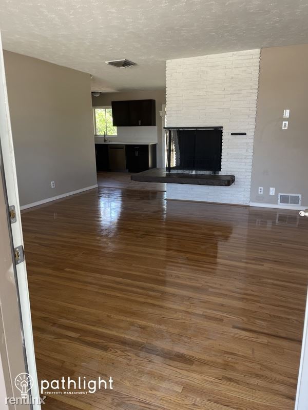 Building Photo - 4 br, 2 bath House - 1220 Garcia St NE UNIT