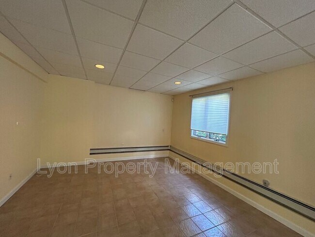 Building Photo - 47 Metropolitan Ave
