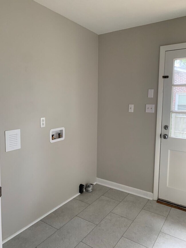 Foto del edificio - 2-Bedroom, 1-Bath House