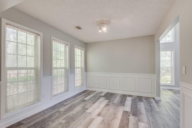 Building Photo - 3625 Palisade Park Dr