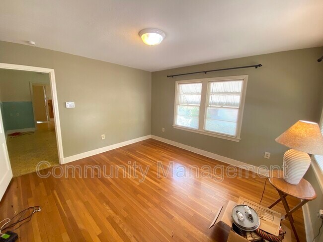 Foto del edificio - 821 W Garfield St