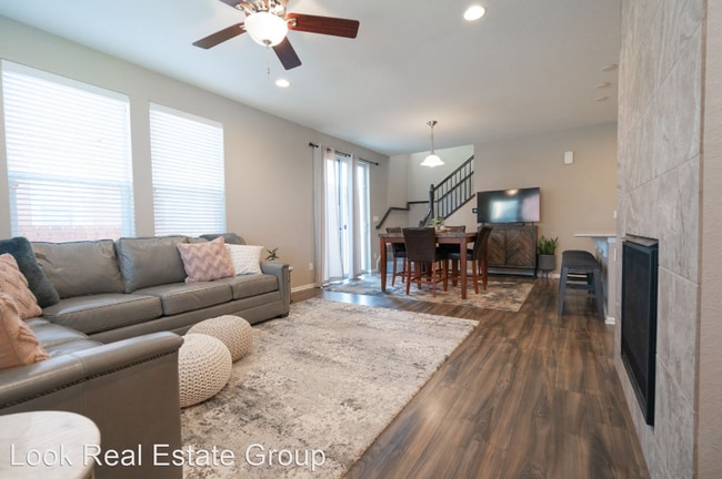 Building Photo - 4 br, 3.5 bath House - 1287 S Dayton St