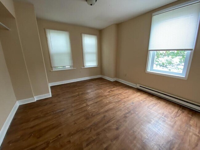 Building Photo - 6032 Delancey St