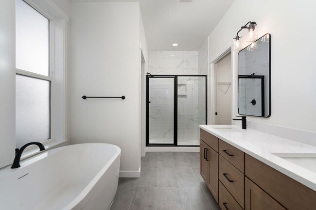Foto del edificio - BRAND NEW 3 bedroom 2 bath in Bucko Estates