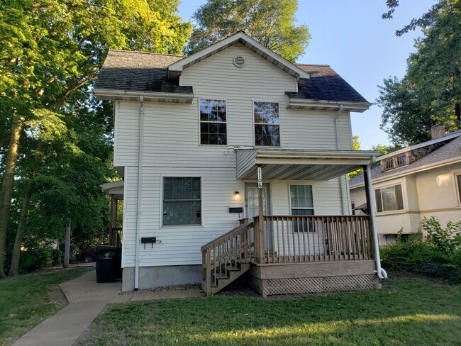 Building Photo - 1106 W Grove St