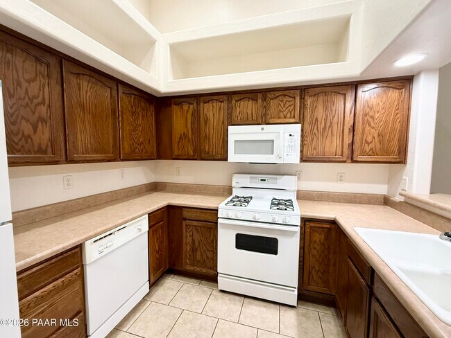 Building Photo - 1460 Loren Dr