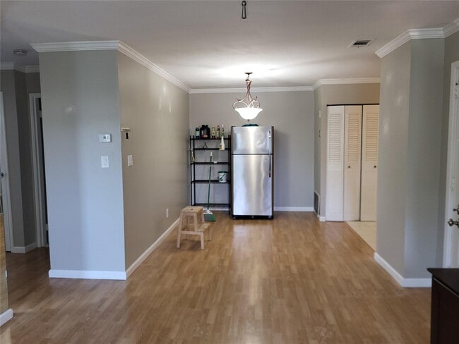 Building Photo - 168 Feller Dr
