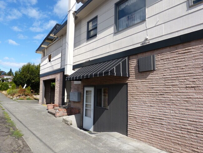 Foto del edificio - 822 1/2 S C Street **Upstairs Unit **
