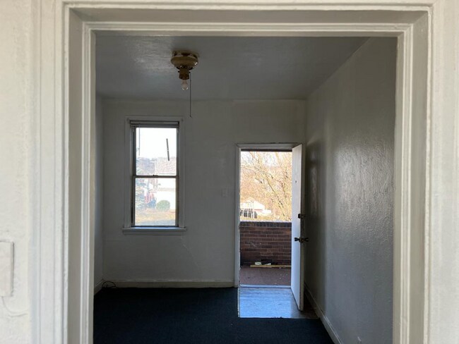 Foto del edificio - 1101 Evans Ave