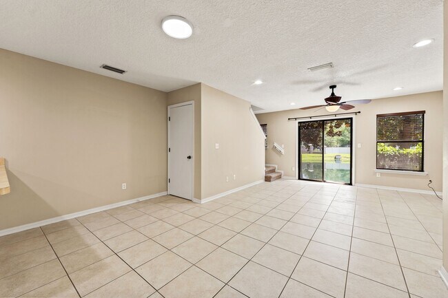 Foto del edificio - 4613 Gerber Ct