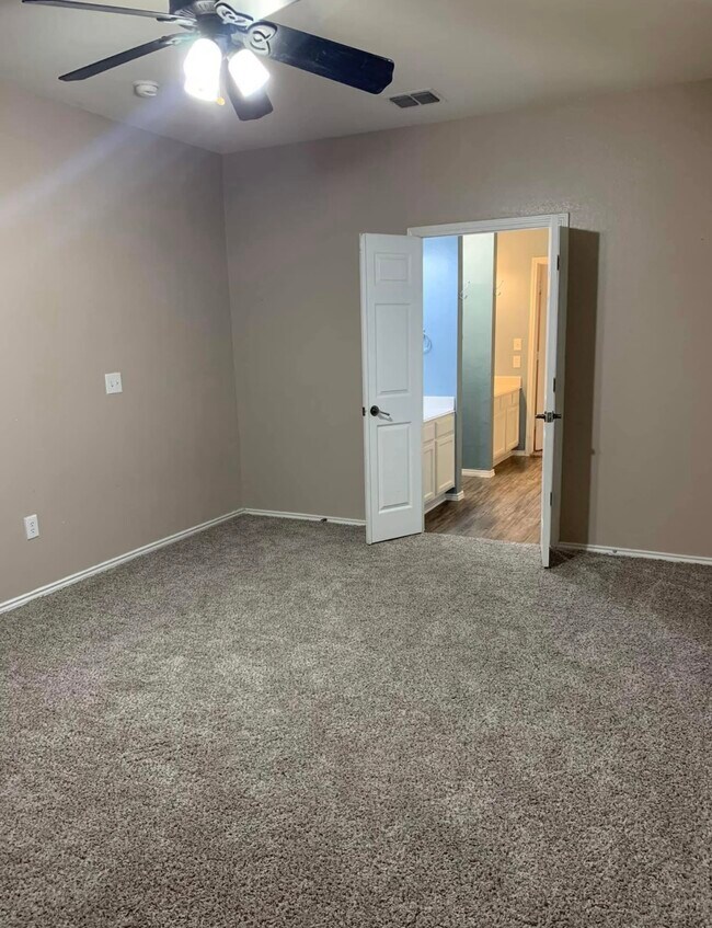 Foto del edificio - 6918 Heathers Way