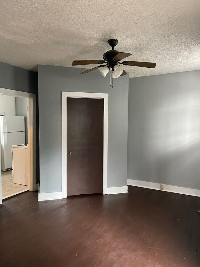 Foto del edificio - Nice 1 bedroom, 1 bath rental on Coming St...