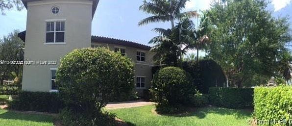 Building Photo - 453 Menendez Ave