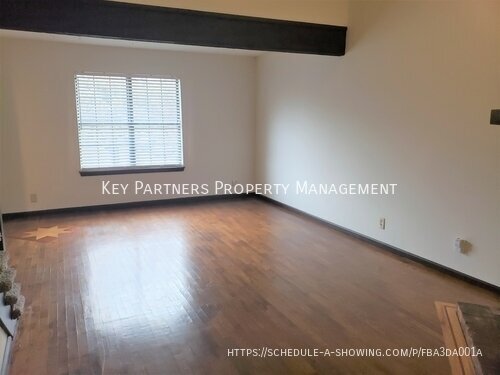 Foto del edificio - 15926 W 123rd St