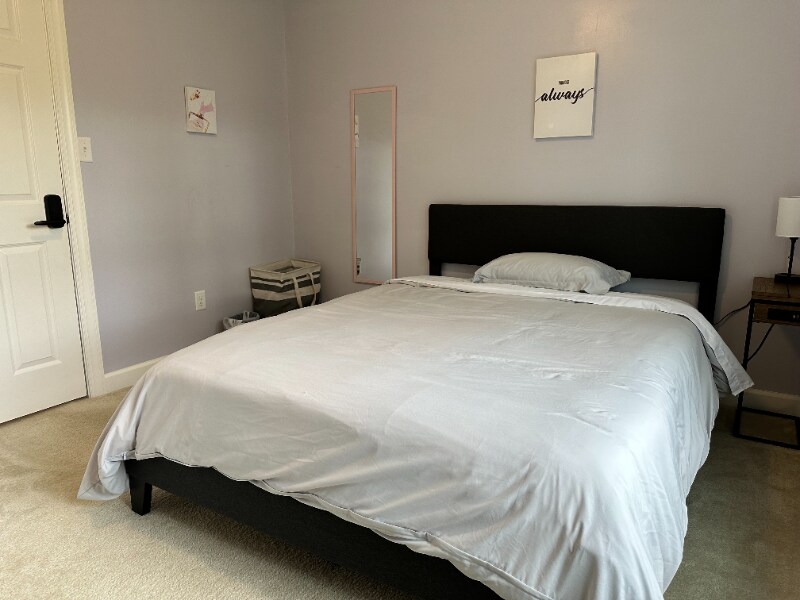 Foto principal - 323 Fox Hill Rd