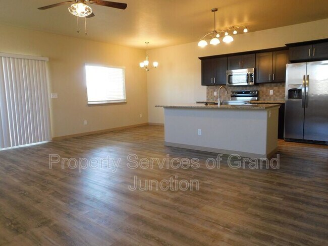 Foto del edificio - 592 Treviso Ct