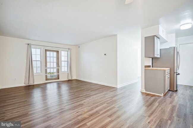 Building Photo - 5900 Prince George Dr
