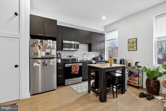 Building Photo - 1134 Pine St