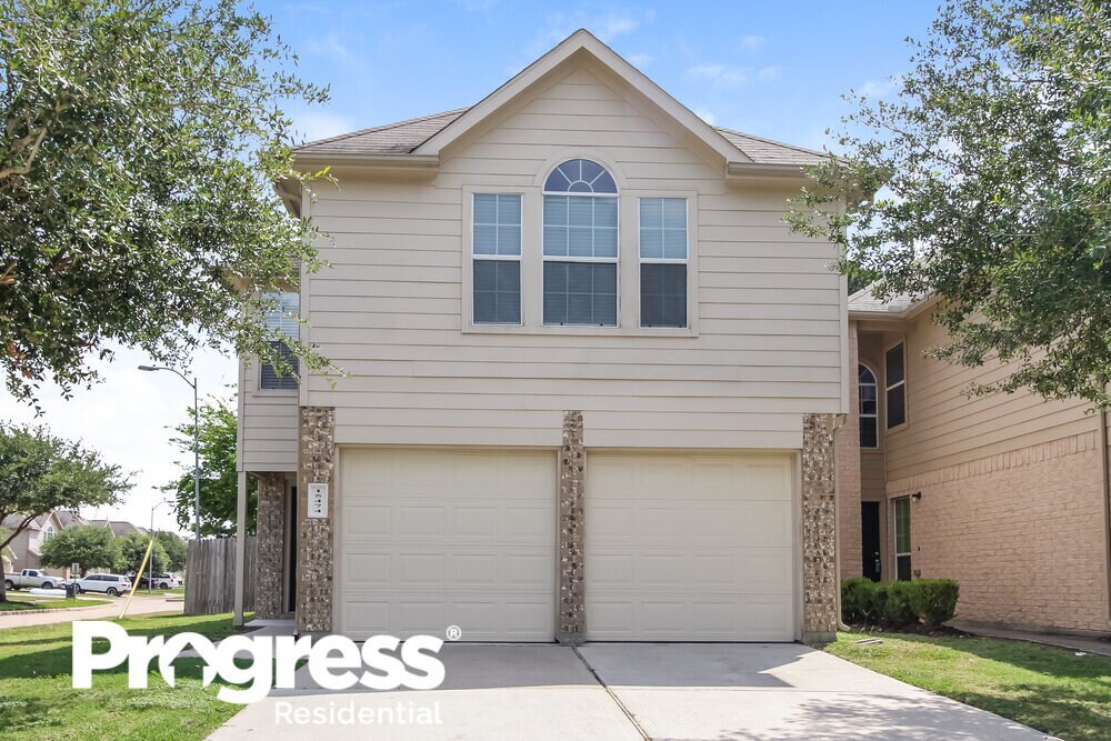 Foto principal - 15474 Bammel Oaks Ct