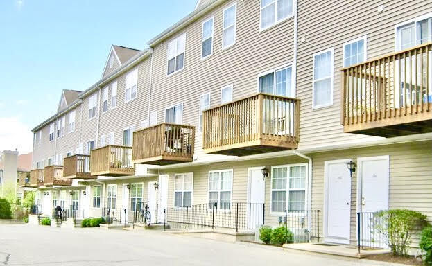 Building Photo - Stamford Commons