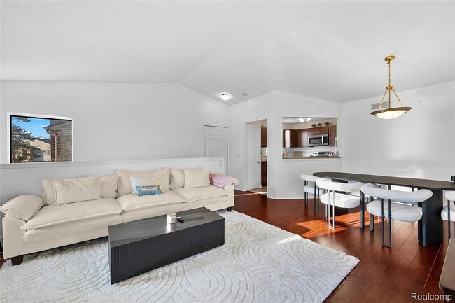 Building Photo - 22161 Indian Creek Dr