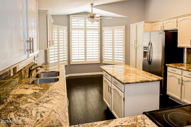 Foto del edificio - 31031 N 41st St