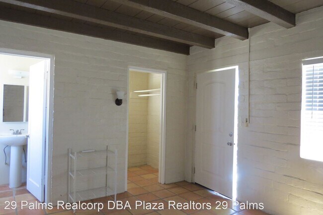 Building Photo - 73151 Adobe Cir