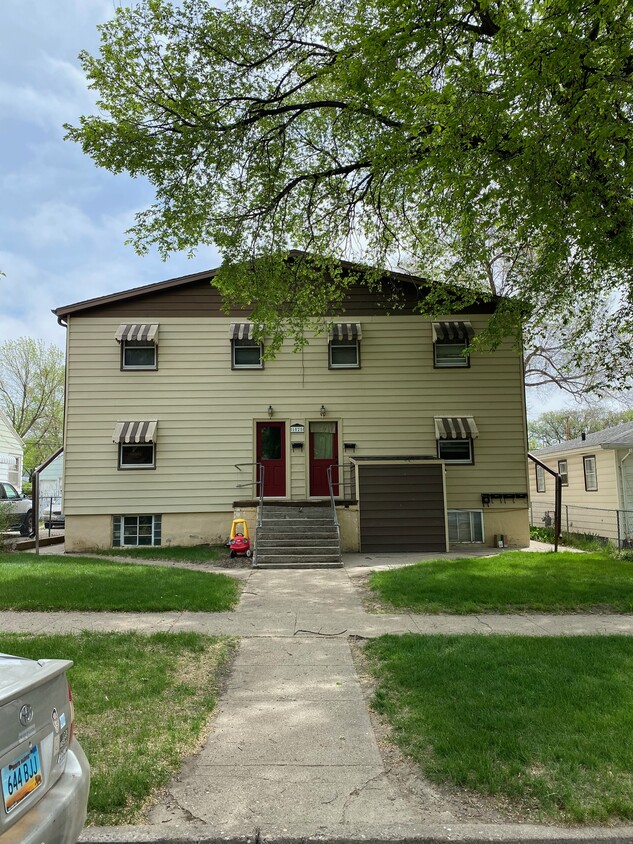 6 Plex Front Yard - 1025 N 13th St