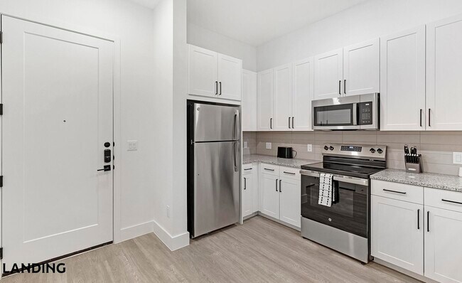 Building Photo - 650 E Sycamore St