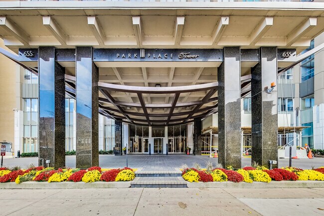 Foto del edificio - 655 W Irving Park Rd