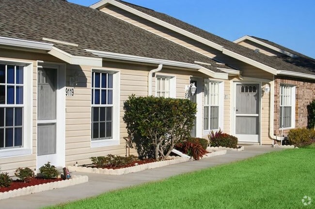 Building Photo - The Villas at Hunters Ridge 55+